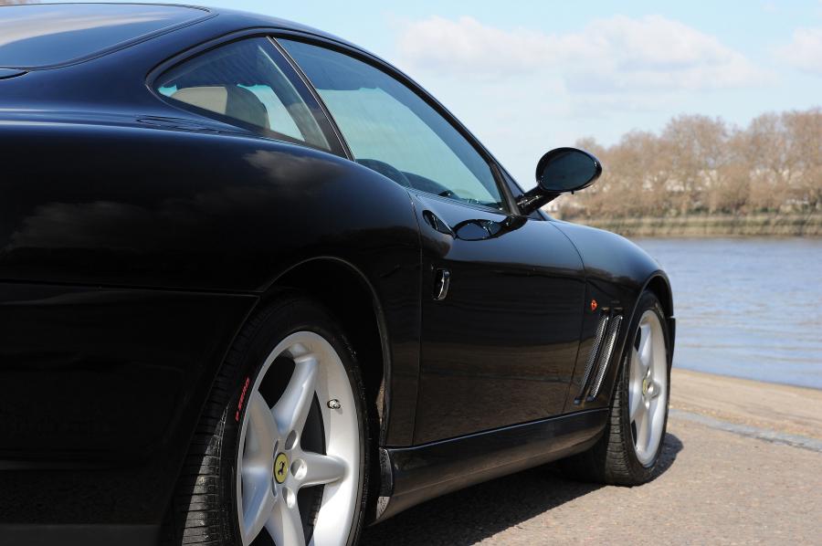  Ferrari 550 Maranello 1999 года  (фото 2 из 18)